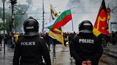 Фенове на Ботев Пловдив с протест в София заради забраната на Зингаревич