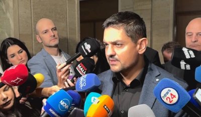 Радостин Василев: Подкрепям искането за имунитети