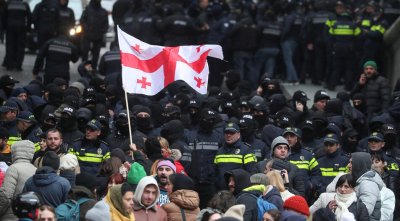 ЕС обмисля налагането на нови санкции срещу властите в Грузия заради репресиите срещу протестиращи