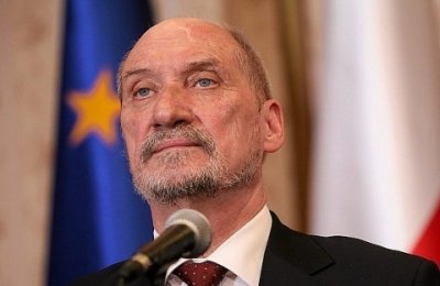 Прокуратурата на Полша започна разследване срещу бивш министър на отбранaта