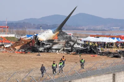 Южнокорейската полиция претърсва Jeju Air