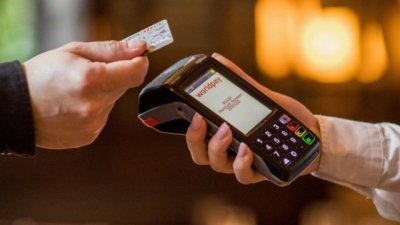 Държавата стимулира безкасовите плащания: Над 440 000 лв. възстановени данъци през 2023 г.