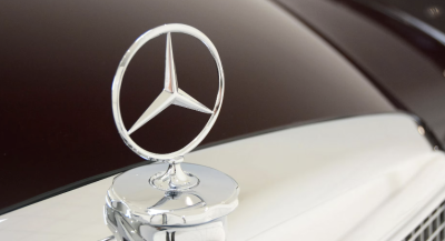 Фалира компанията, която произвежда звездата на Mercedes