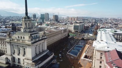 Движението в центъра на София се ограничава
