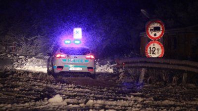 Снеговалеж ограничава движението през Рожен и Шипково-Рибарица: Предупреждения за тежкотоварни автомобили
