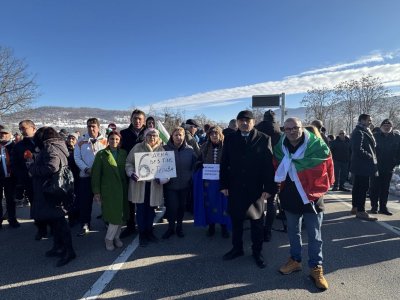 Шести ден без ток в Ловешко и Габровско: Протести, загуби и бавни решения