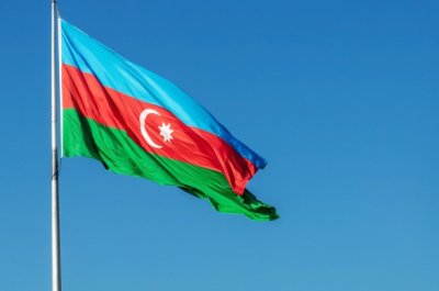 Азербайджан почита загиналите при самолетната катастрофа в Казахстан