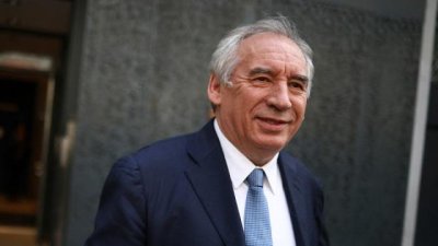 Новото френско правителство обявено от премиера Франсоа Байру: Шанс за стабилност или нови политически предизвикателства?