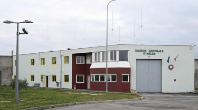 Затворник в Южна Франция взе медицински работници за заложници