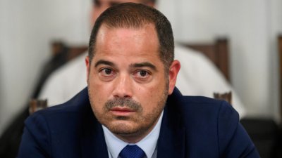 Калин Стоянов се подигра с Петков, Мирчев и Божанов: Страстта им към Пеевски граничи с патология