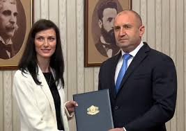  Президентът връчва на ГЕРБ-СДС първия мандат за съставяне на правителство