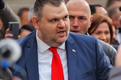 Пеевски: Служебният министър на културата незабавно да се заеме с кризата в сектора!