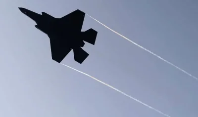 Израел атакува военни обекти, електроцентрала и пристанища на хусите в Йемен