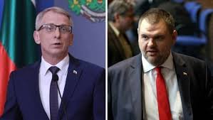  Пеевски пусна чатове и с Николай Денков, който го търсел денонощно