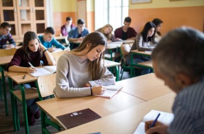 МОН обмисля отпадане на НВО след 10 клас и нови предложения за матури