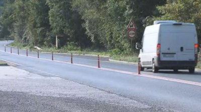 На главния път София &ndash; Варна: Монтират разделителни колчета в Ловешка област за намаляване на катастрофите