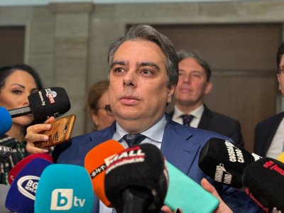 Асен Василев: Дупка в бюджета няма, дефицитът е в рамките на 3 процента (ВИДЕО)