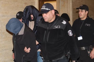 Прокуратурата обжалва паричните гаранции на шефа на "Миграция" в СДВР и съучастниците му, настоява за задържане под стража