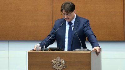Министър Мариан Бачев поставя сценичните изкуства в центъра на приоритетите на Министерството на културата