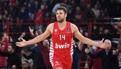 Везенков и Олимпиакос се завърнаха на победния път в Евролигата