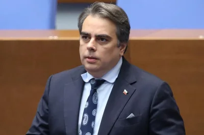 Асен Василев: Прогнозите за бюджета са нереални, правителството трябва да спре да всява страх