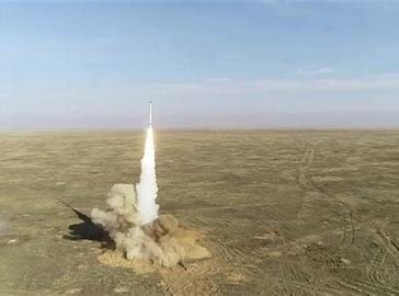 Военна демонстрация в Техеран! Иран представи нова балистична ракета с обсег от 1700 км