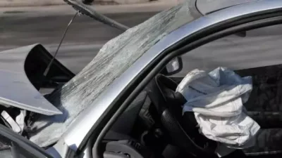 Кола падна в изкоп на метрото на бул. &ldquo;Цариградско шосе&rdquo; (СНИМКА)