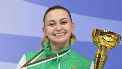 Йоана Илиева триумфира със злато на Световната купа по фехтовка в Пловдив