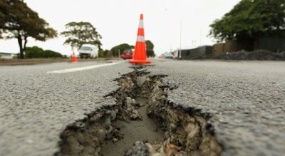  Земетресение с магнитуд 6,2 разтърси бреговете на Индонезия