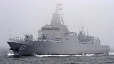 Китайски разрушител оцеля след атака на ударна група от 8 американски кораба в симулирана Трета световна война