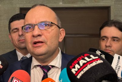 ПП-ДБ: Правителството саботира плана за еврозоната, бюджетът се бави