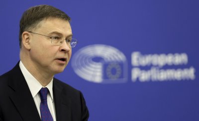 Домбровскис: Целта за влизане на България в еврозоната през 2025 г. е реалистична, но има още работа
