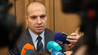 Караджов: Необходима е по-добра защита на летището срещу дронове