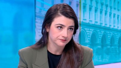 Те я питат за документите с фалшив подпис, тя говори за Пепи Еврото