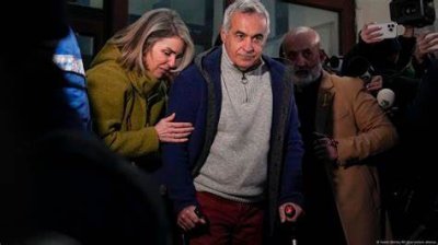 Калин Джорджеску ще внесе кандидатурата си за президент тази седмица