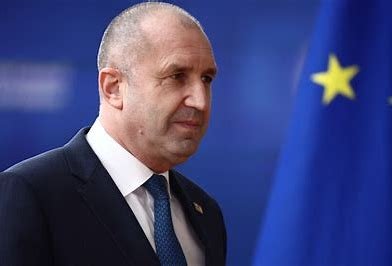 Румен Радев: България допусна много грешки в годините на прехода, но успя да избегне най-голямата - насилието
