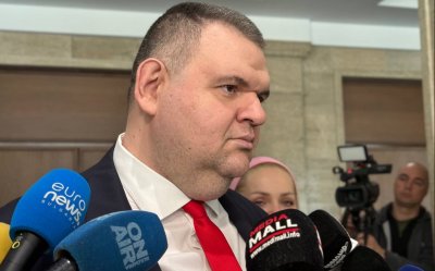 Делян Пеевски: Доган се опитва да обязди кабинета, а Кики не знам от коя планета пада?! (ВИДЕО)