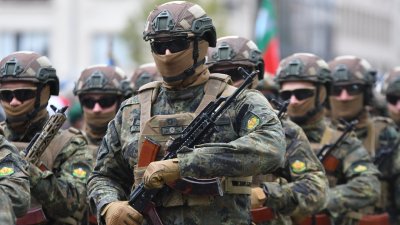 Парламентът прие декларация срещу участието на българските войски във военните действия в Украйна