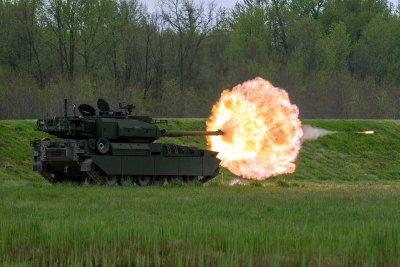 САЩ тестват в екстремен студ новия лек танк M10 Booker за арктически конфликти (СНИМКИ)