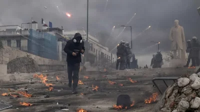 Сблъсъци в центъра на Атина след демонстрацията за катастрофата в Темпе