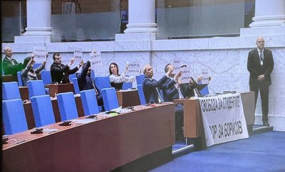 &ldquo;Възраждане&rdquo; бойкотира работата на НС (СНИМКИ)