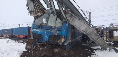 Трагедия в Румъния: Български товарен влак се сблъска с дерайлирали вагони, загина машинист (СНИМКИ)
