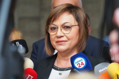 Непокорната Нинова се учреди