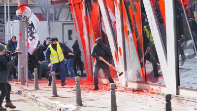 Още задържани за вандалските прояви на протеста в събота