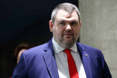 Пеевски предлага държавна хранителна верига с таван на надценката от 10%