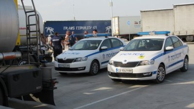 Задържани са трима мигранти в близост до граничния пункт "Дунав мост" при Русе