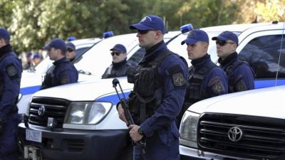 Двама българи задържани в Гърция за измама &ndash; поискали 73 хиляди евро от възрастна жена