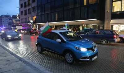 Автомобилно шествие блокира централни улици в София срещу изборни манипулации