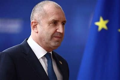 Радев: Твърденията, че президентът саботира модернизацията на армията, са напълно некоректни