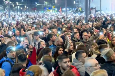 Сръбската полиция използва акустично оръжие срещу протестиращи студенти в Белград (ВИДЕО)